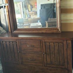 Dressers And King Bed Frame