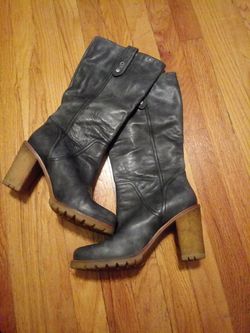 UGG boots size 8.5