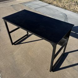 Black Desk