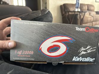 2000 Ford Taurus Diecast Replica 