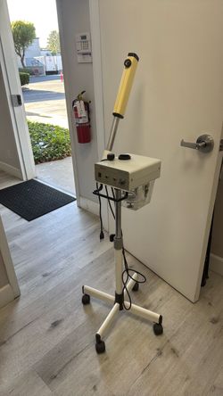 ✨ Professional Facial Steamer on Rolling Stand