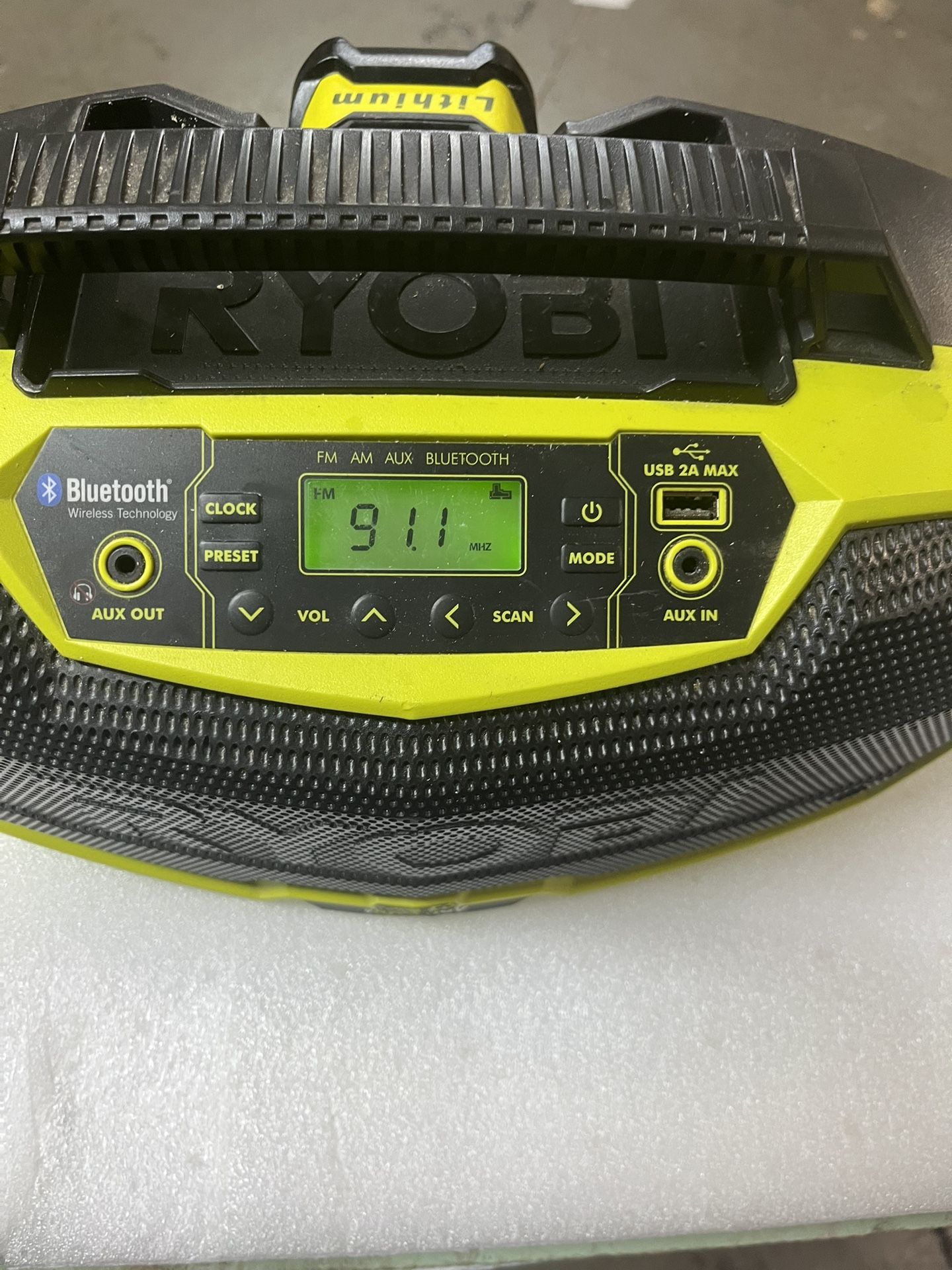 RYOBI Cordless Jobsite Radio With Battery - 18v