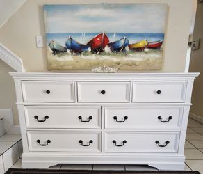 COASTER FINE FURNITURE SOLID WOOD DRESSER EXCELLENT CONDITION DELIVERY AVAILABLE