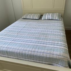 Queen Size Bed With Mattress 