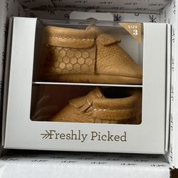 BRAND NEW Freshly Picked Moccasin Baby Shoes