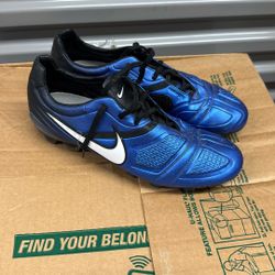 Nike Tiempo Soccer Shoes (11.5)