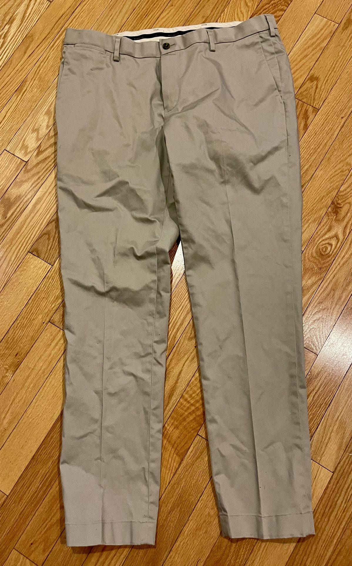 NWOT Brooks Brothers Chinos Soho Fit, Size 35/30