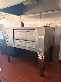 Pizza oven