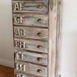 Gorgeous Solid Wood 7-Drawer Rustic Dresser/Storage Piece