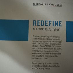 Rodan + Fields Macro Exfoliater In Box
