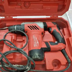 Milwaukee

15 Amp 1-3/4 in. SDS-MAX Corded Combination Hammer with E-Clutch

116

(88)


