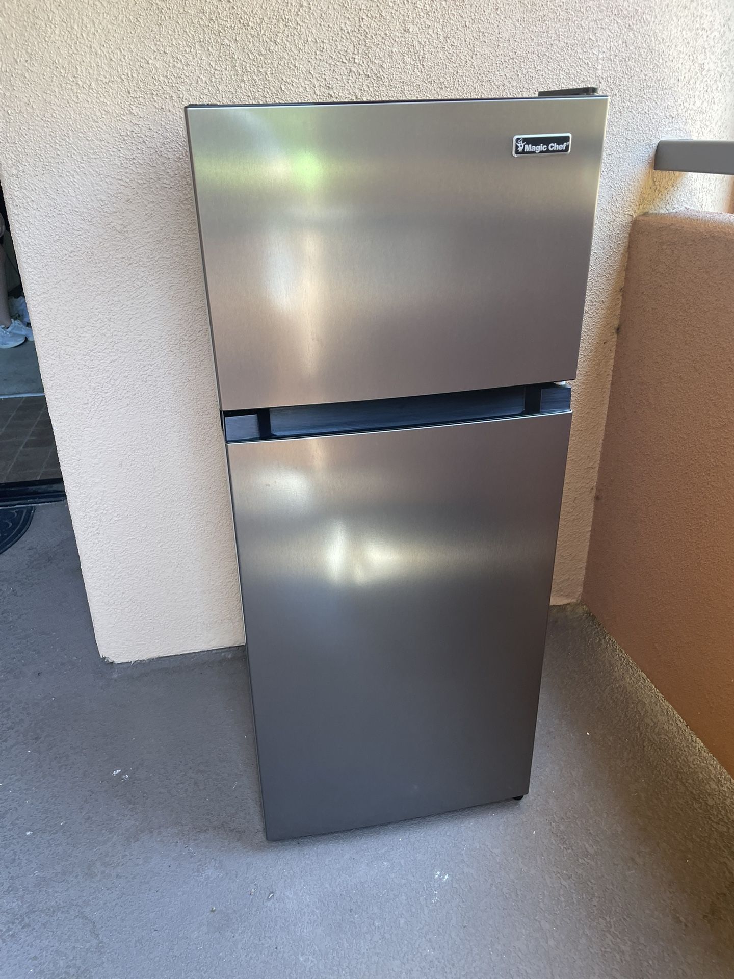 Mini Refer/Fridge For Sale In Irvine , San Leon