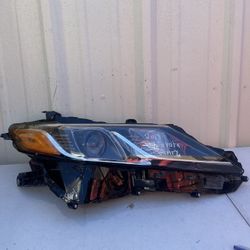 2019 Right Front Highlights Toyota Camry