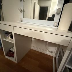 Vanity Mirror With Table 