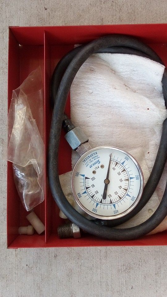 Snap On Compression Tester / with Metal Case