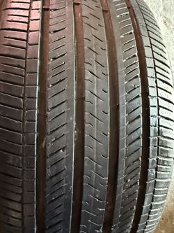235/40R19 2 used tires good year