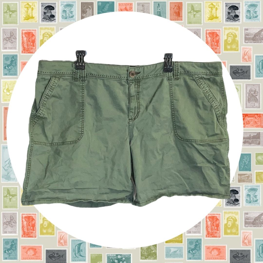 Maurices Olive Green Shorts Back Button Flap Pockets Stretch Cotton Women Size 26
