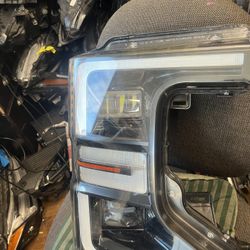 2018-20 FORD 150  RIGHT HEADLIGHT 