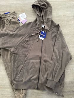 Women’s Sweatsuit Set $10