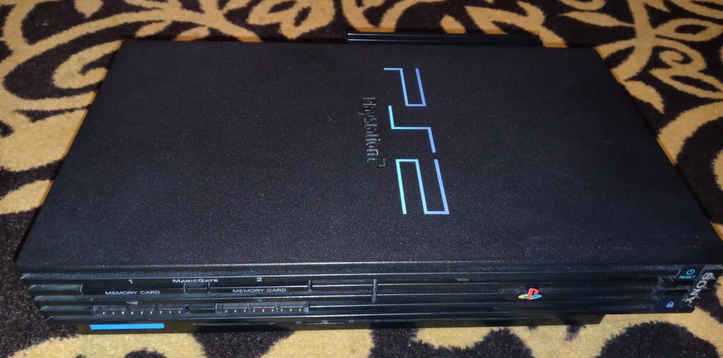PLAY STATION 2 (Games Included)
