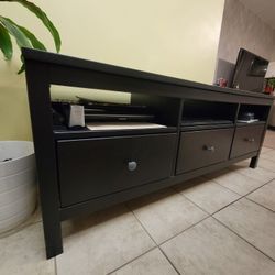 TV Stand w/3 Drawers