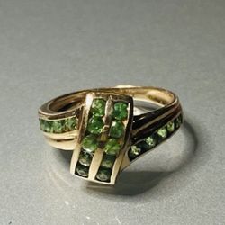 10K Peridot Ring