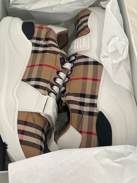 Burberry shoes, brand new in the box with receipt