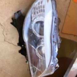 2011 To 2013 BMW 528i F10 Right Front Xenon Headlight