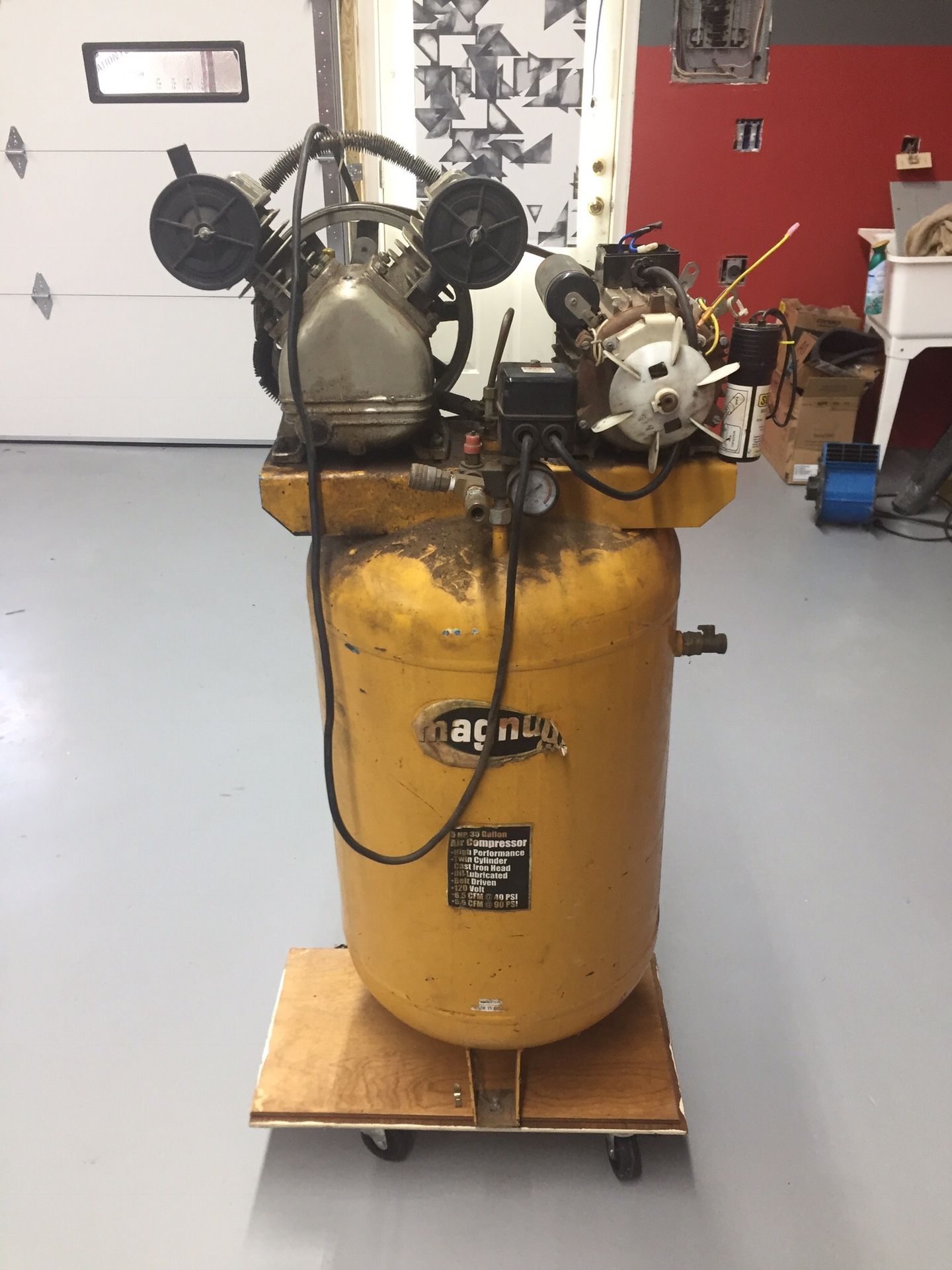 Magnum 35 Gallon 5HP Air Compressor