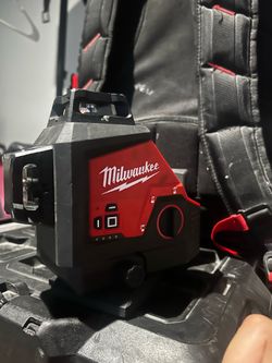 Milwaukee M18 360° 3-Plane Laser + M12 4.0 Battery