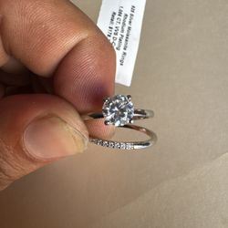Woman’s Ring Size 7