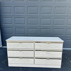  Perdue Dresser & Mirror Set – Ashy Beige Wood Grain Finish (Made in USA)