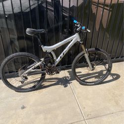 Giant Vt1 Mountain Bike