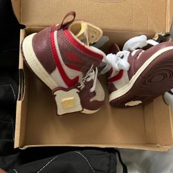 Jordan 1MID 7c Coconut Milk/varsity Red 