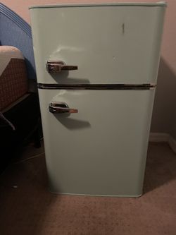 Retro Mini Fridge