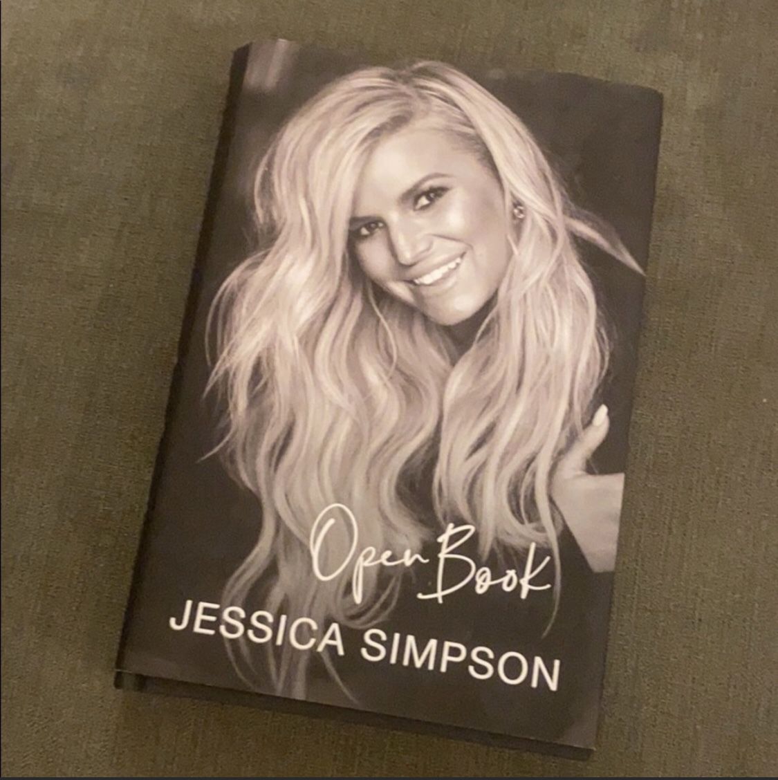 Jessica Simpson “Open Book” 📚