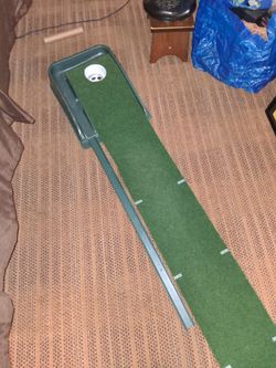 Indoor Golf Putting Mat with Return