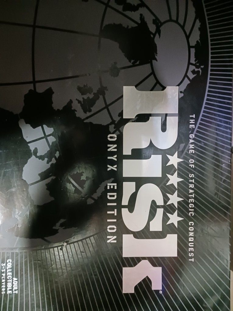Risk Onyx Edition Board Game