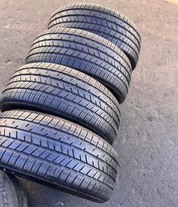 255 50 20 Bridgestone I'm selling this set of tires with 80% life left on all 4