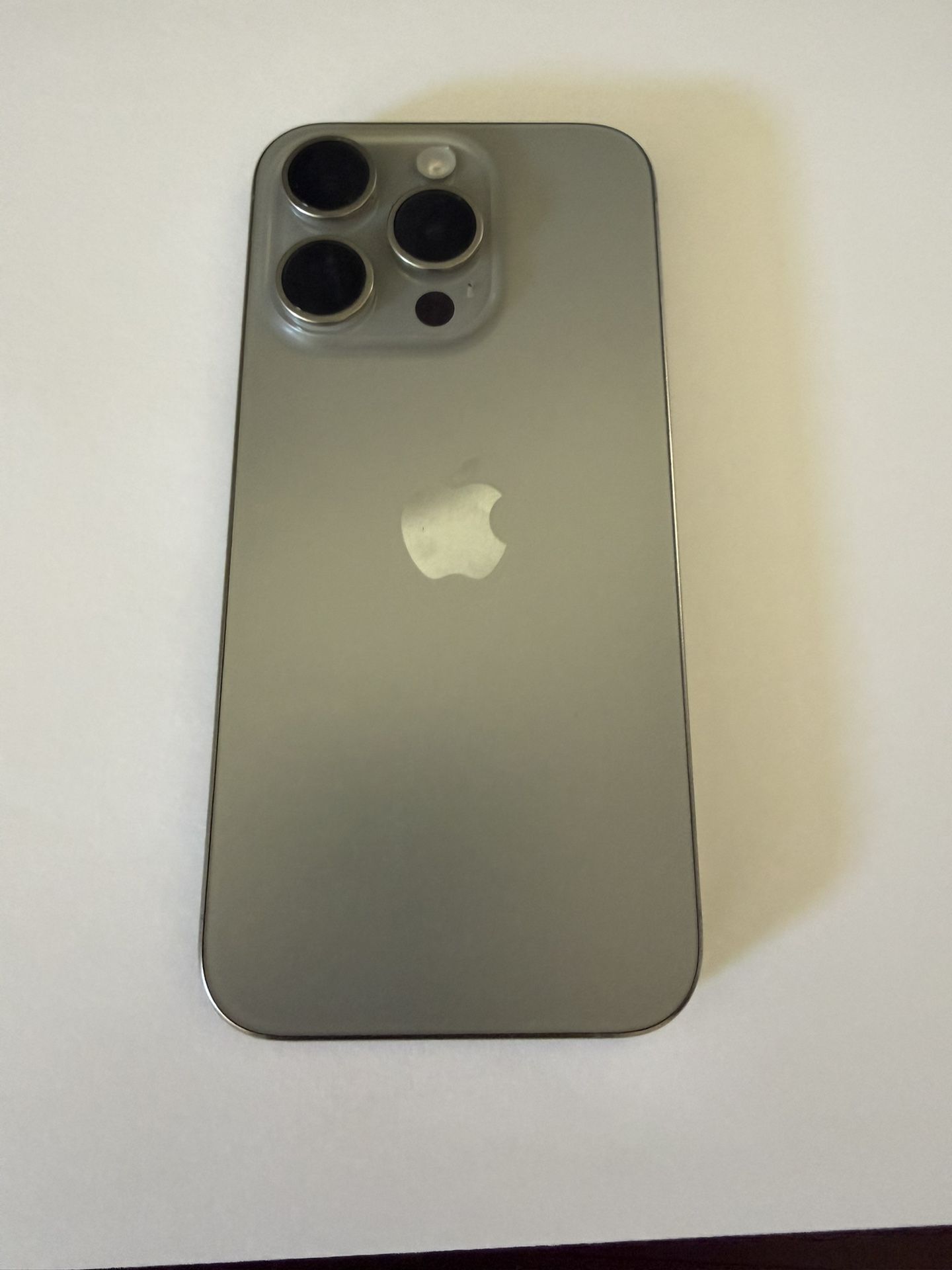 Apple iPhone 15 Pro - 256GB - Natural Titanium- Unlocked