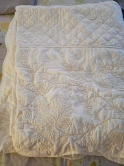 BROCADE BED SPREAD QUEEN SIZE