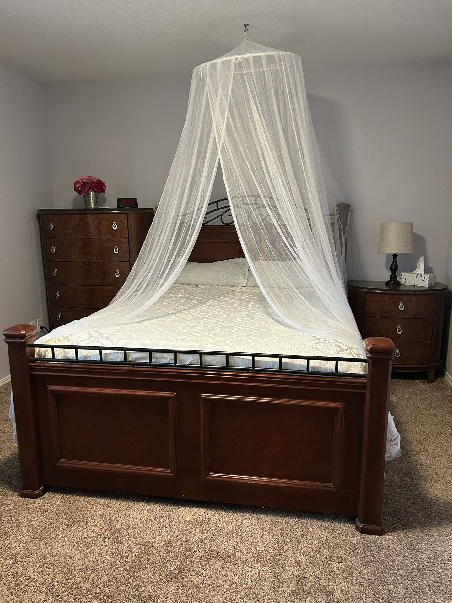 Queen Size Bedroom Set