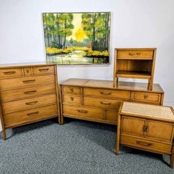 Vintage MCM Meridian Collection Bedroom Set By Drexel
