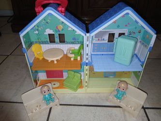 CocomelonPlayhouse with Little people. REDUCED!! $8