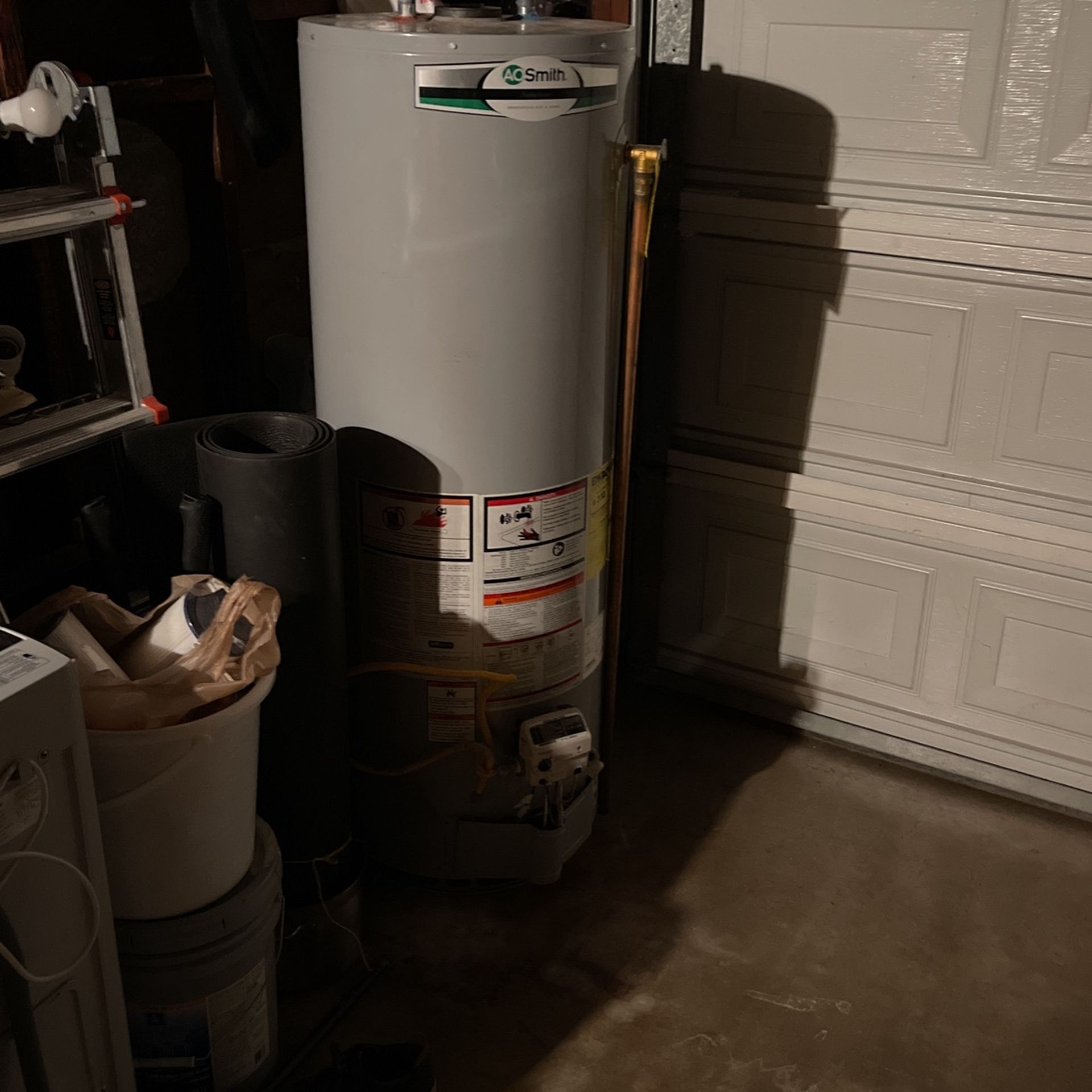 A O Smith 50 Gallon Water Heater Like New 2 Years Old