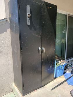 3'x6' Metal storage cabinet