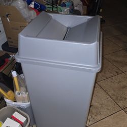 Commercial Trash Bin