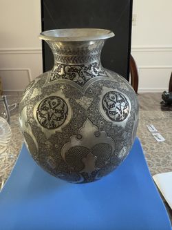 Outstanding Hand Engraved Vase