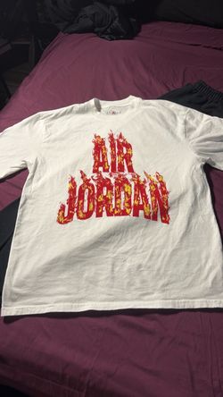 Medium Jordan t shirt with medium sweats