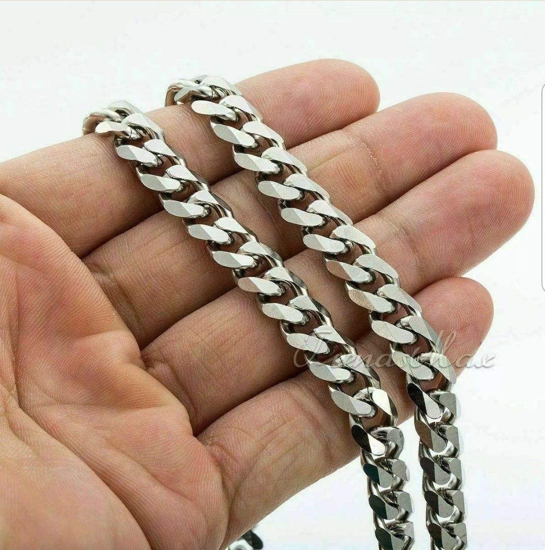 24' 11mm Stainless Steel Cuban Chain.